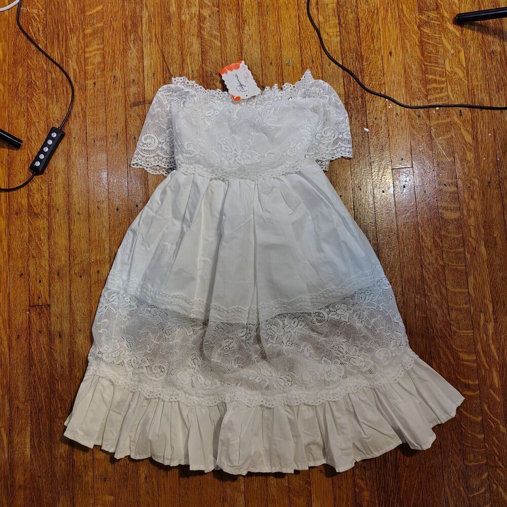 Girls White Lace Dress Sz 2T NWTS/T429